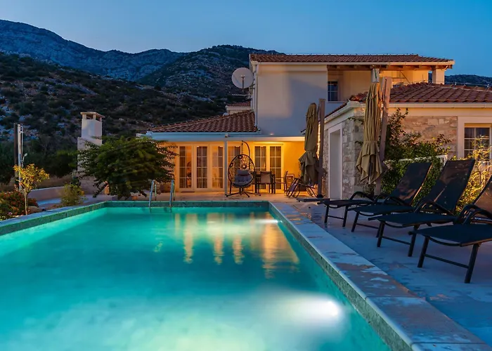 Villa Mirage With Private Heated Pool