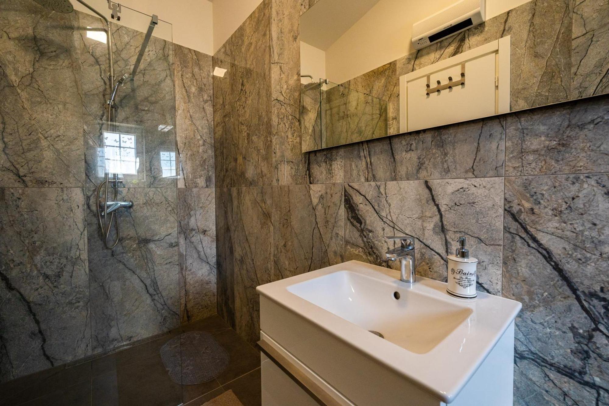 Villa Mirage With Private Heated Pool