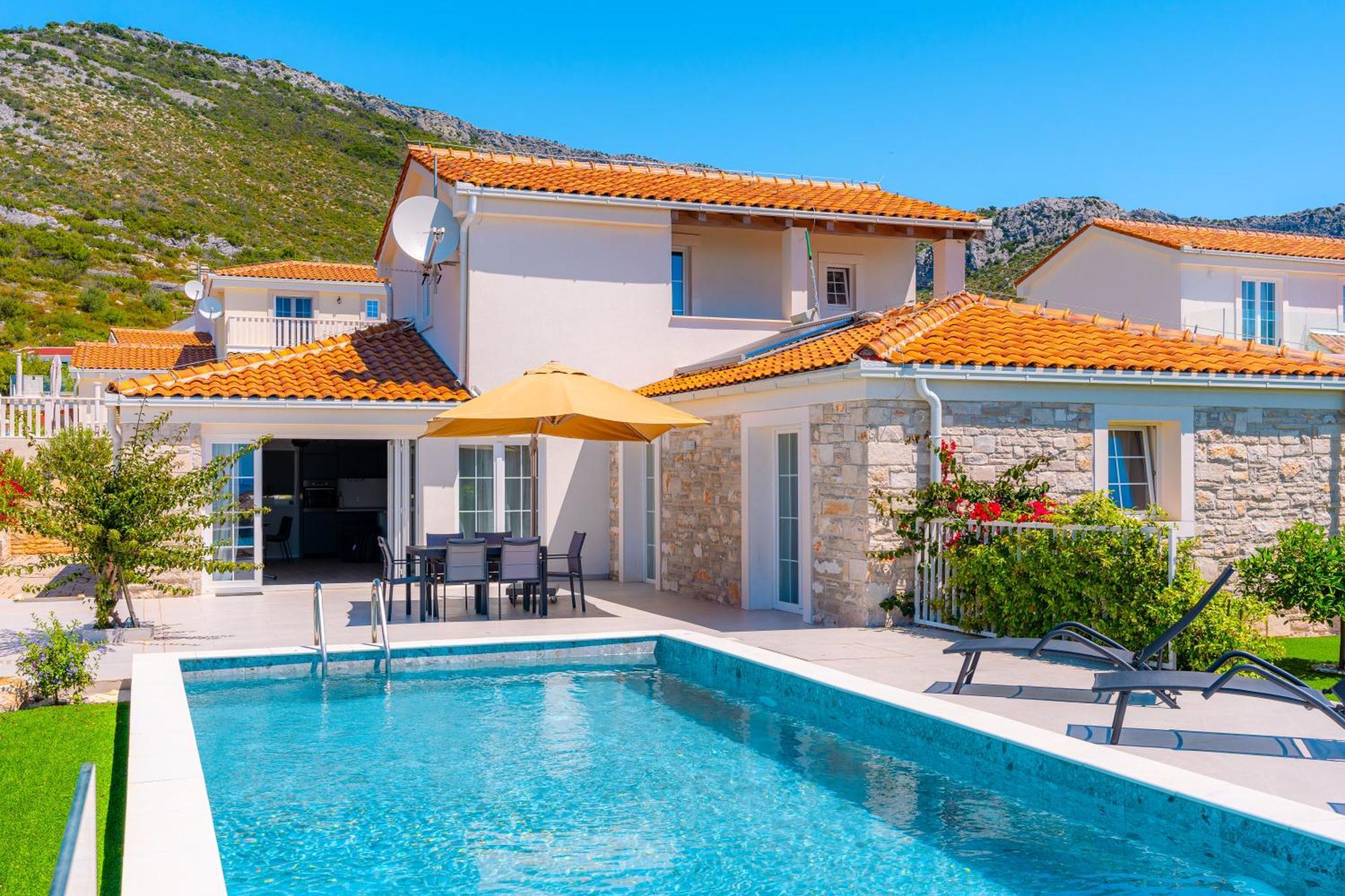 Mirage With Private Heated Pool Villa
